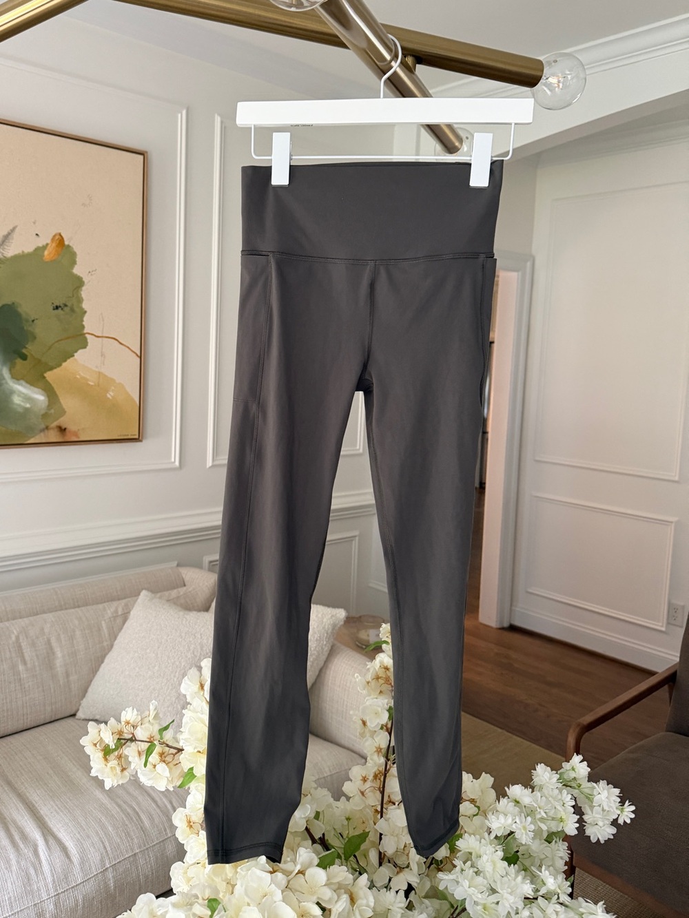 Vuori High-Rise Leggings in Dark Gray